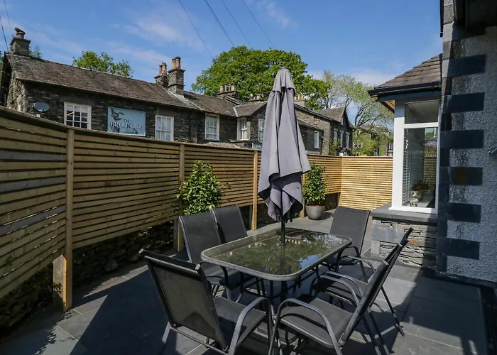 بيت للعطل Rose House