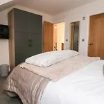 Rose House * Windermere