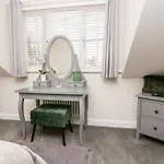 Nyaraló Rose House *